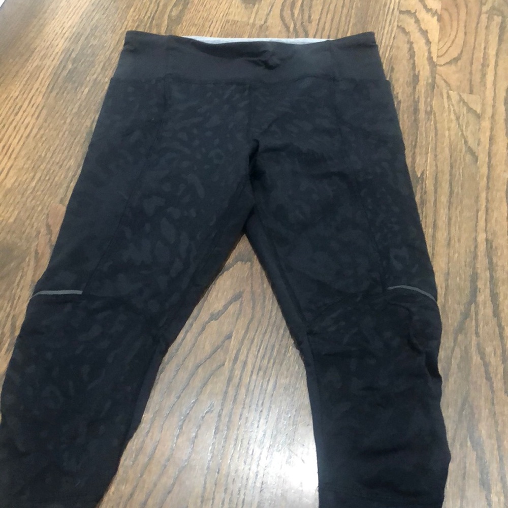 Black luxtreme camo crops